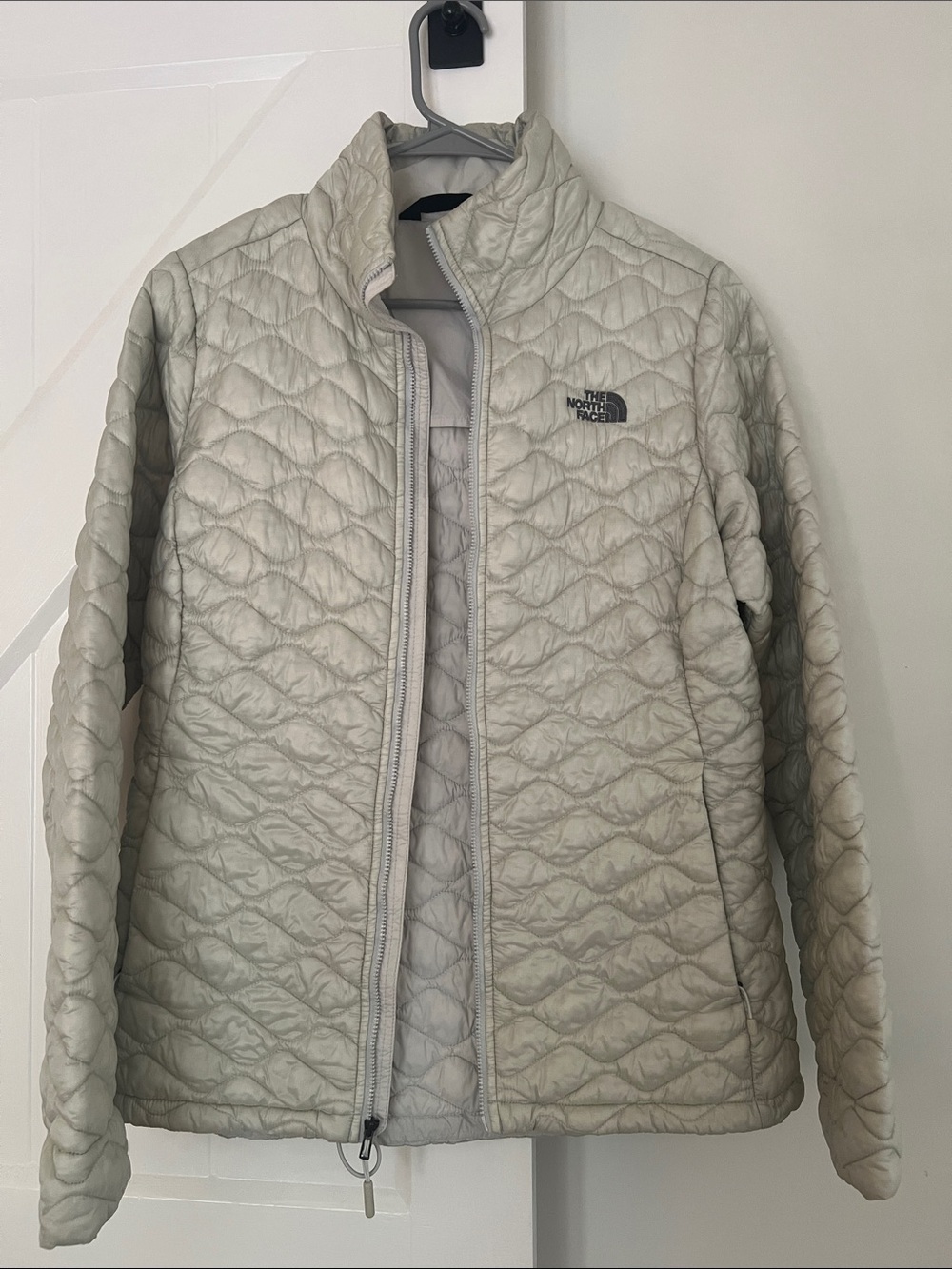 The North Face Women's Quilted Lightweight Jacket - Light Gray